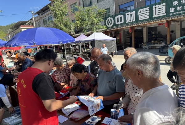 600浙江云和：乡村集市扬新风 抵制邪教护乡邻图片1_副本.jpg